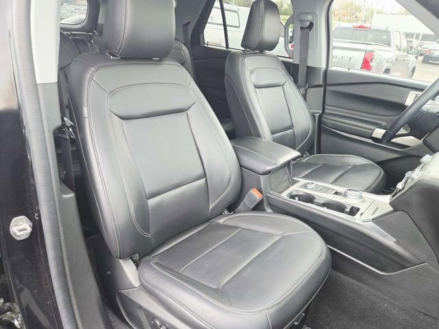 Used 2023 Ford Explorer XLT w/ Equipment Group 202A image 15
