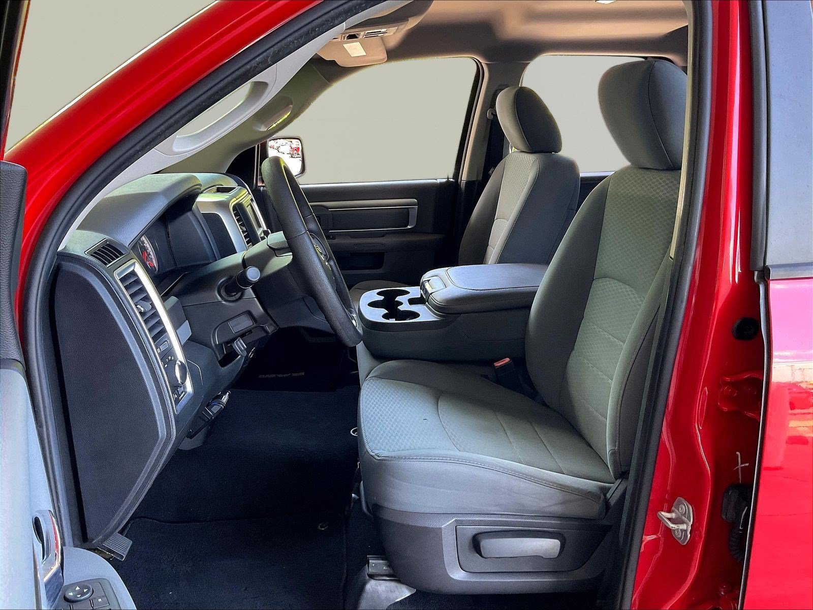 Used 2016 RAM 1500 Classic SLT AWD/4WD image 20