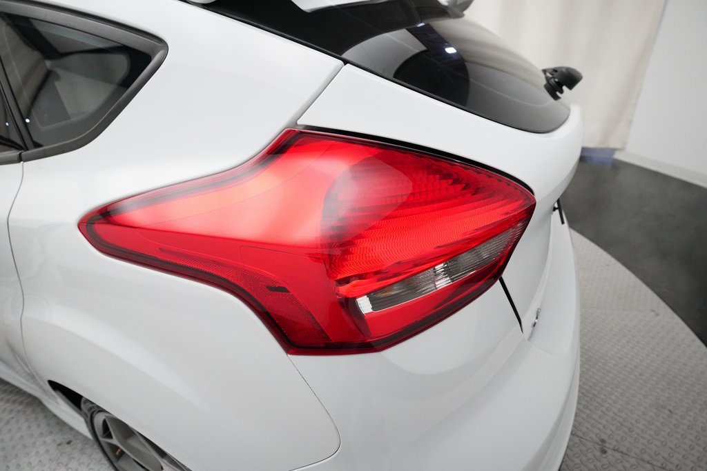 Used 2018 Ford Focus ST image 31