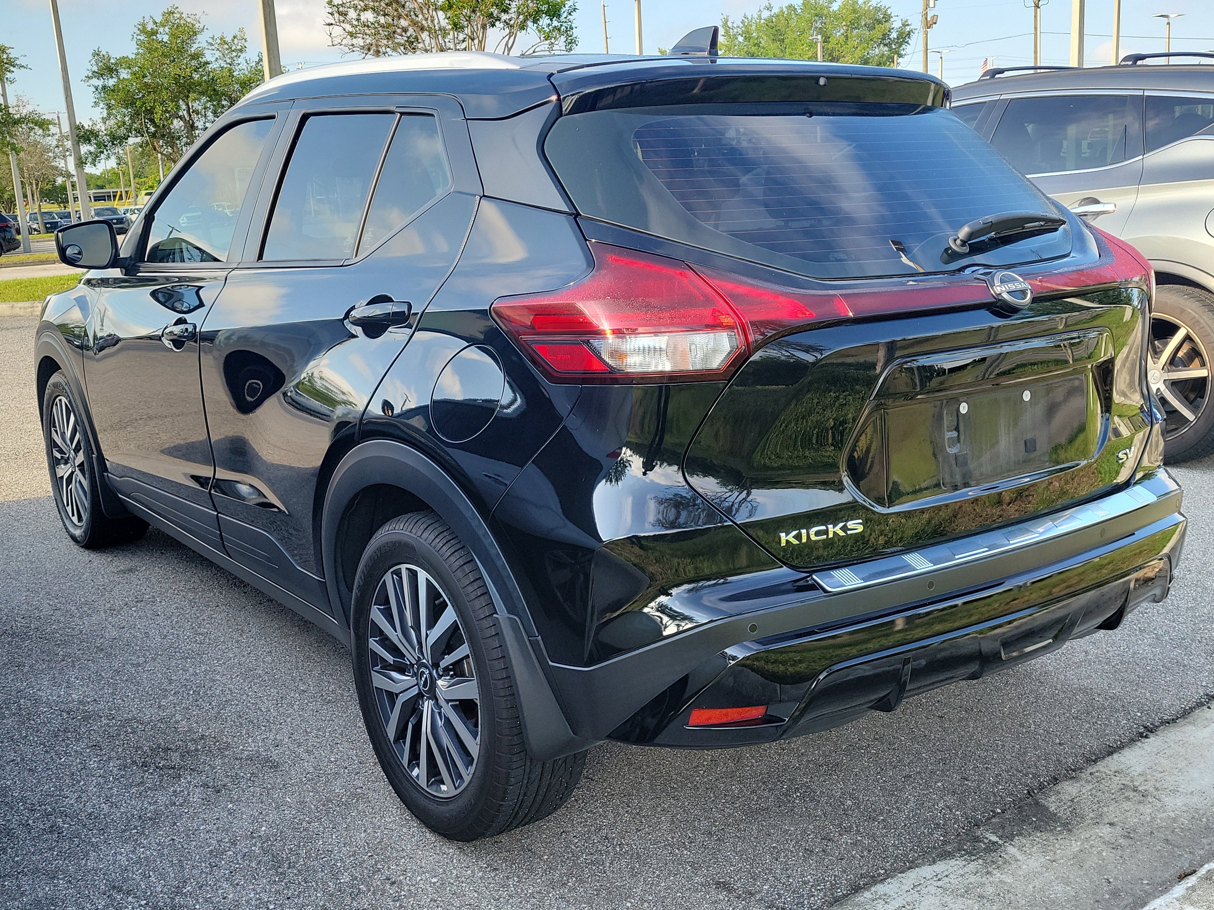 Certified 2023 Nissan Kicks SV FWD image 4