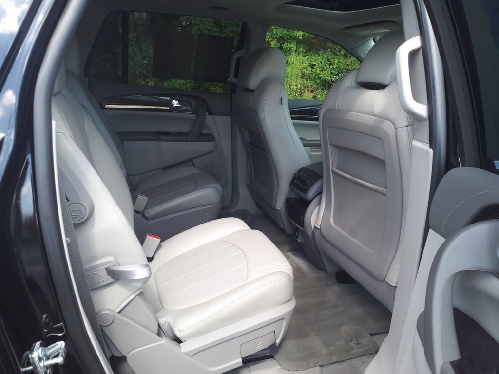 Used 2017 Buick Enclave Premium w/ Experience Buick Package FWD image 12