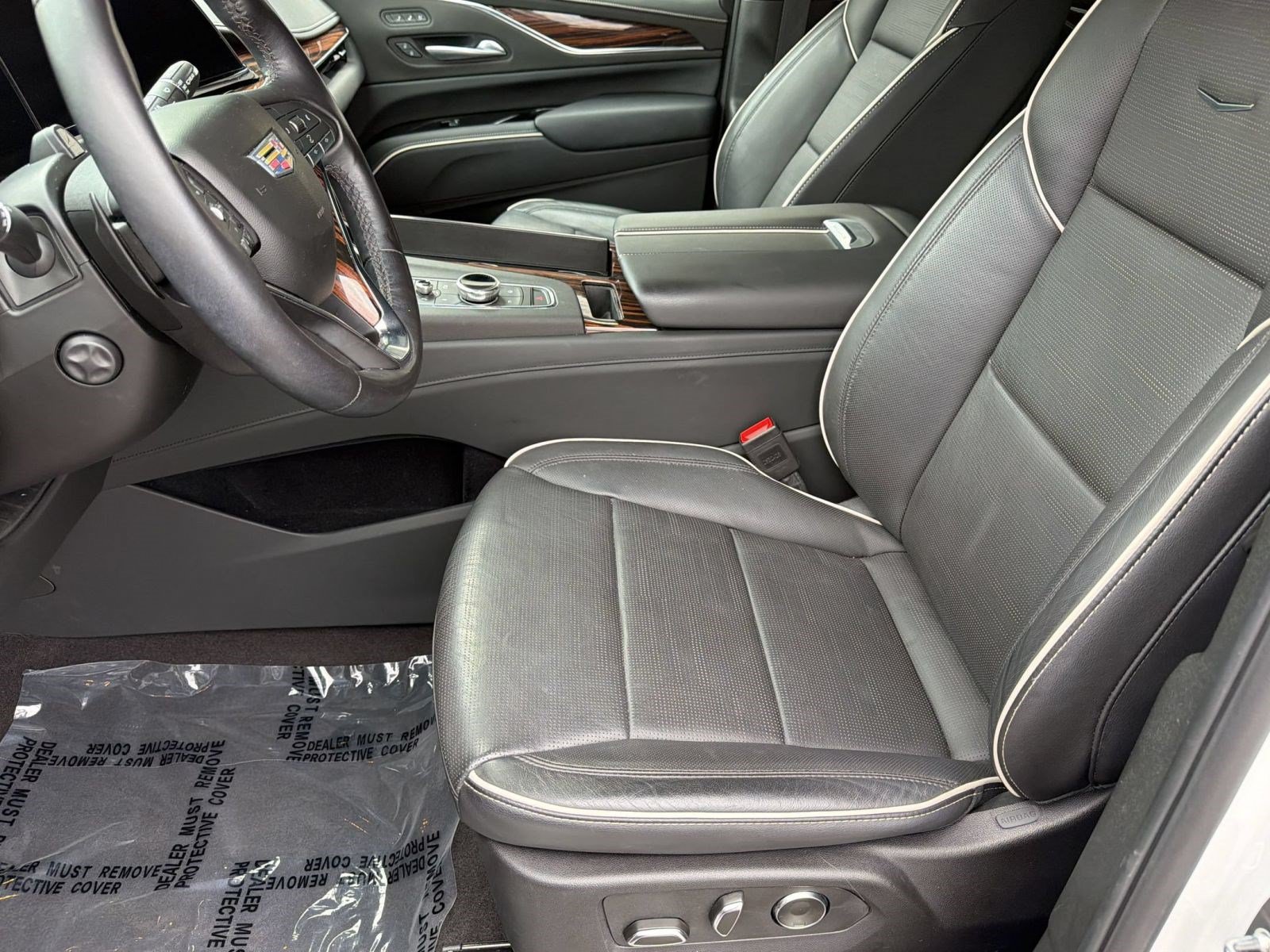 Used 2024 Cadillac Escalade Premium Luxury w/ Performance Package AWD/4WD image 5