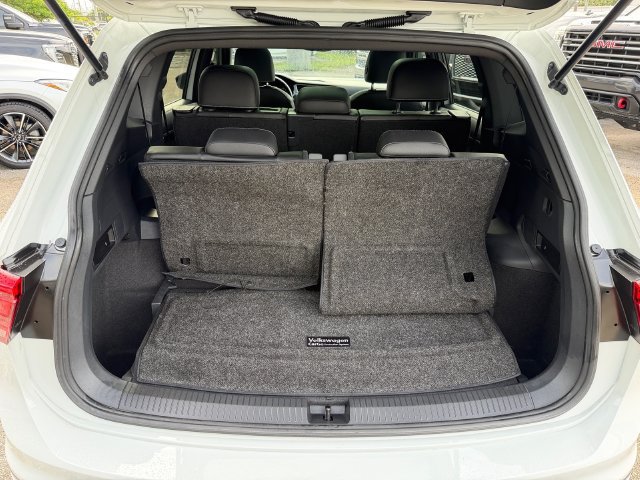 Used 2021 Volkswagen Tiguan SE R-Line FWD image 14