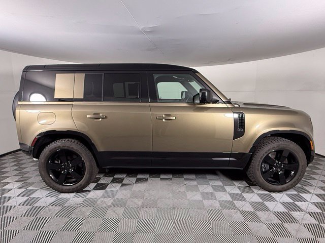 Used 2026 Land Rover Defender 110 X-Dynamic SE AWD/4WD image 8