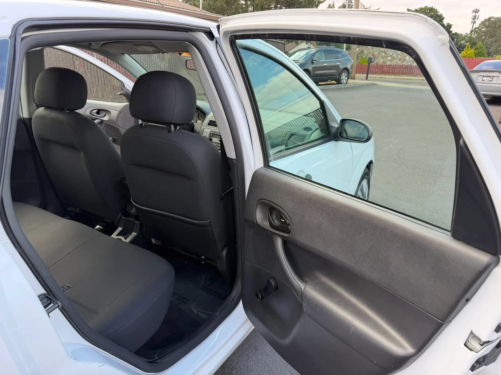 Used 2007 Ford Focus S FWD image 13