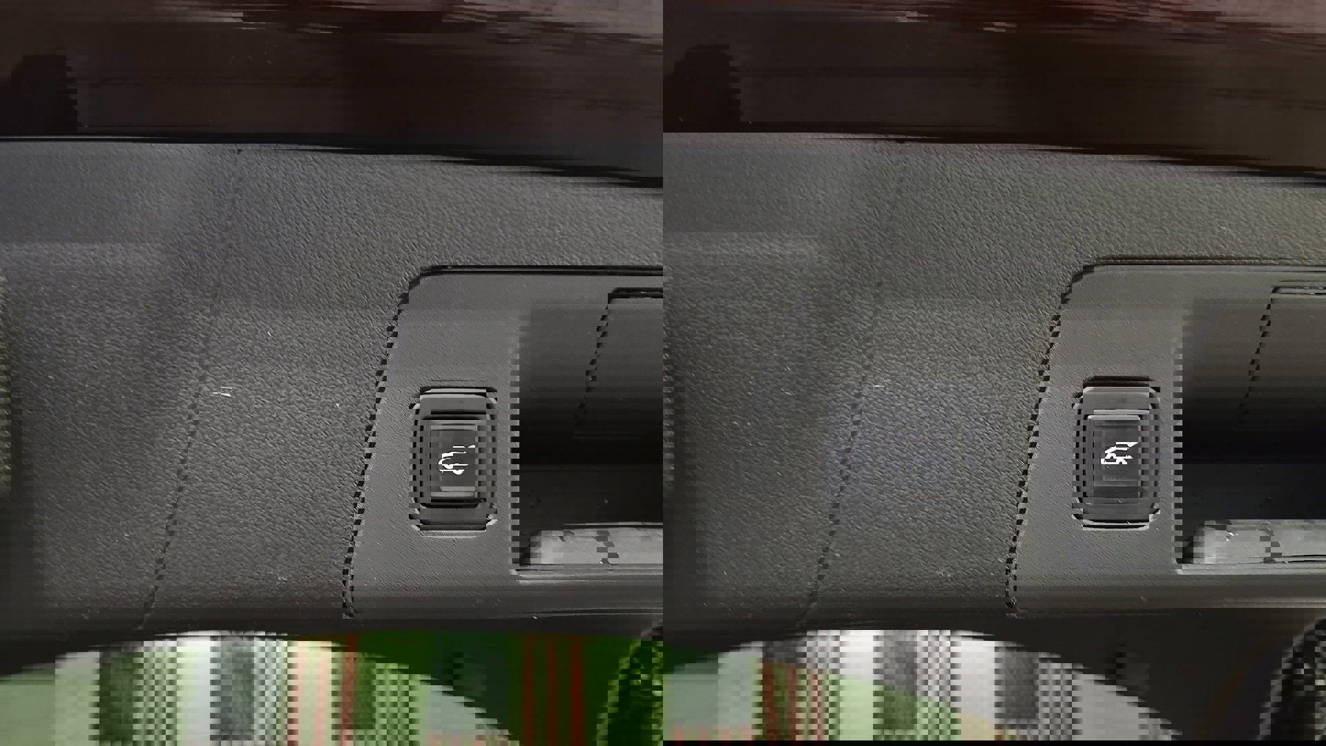 Used 2021 Buick Envision Avenir w/ Technology Package II image 11