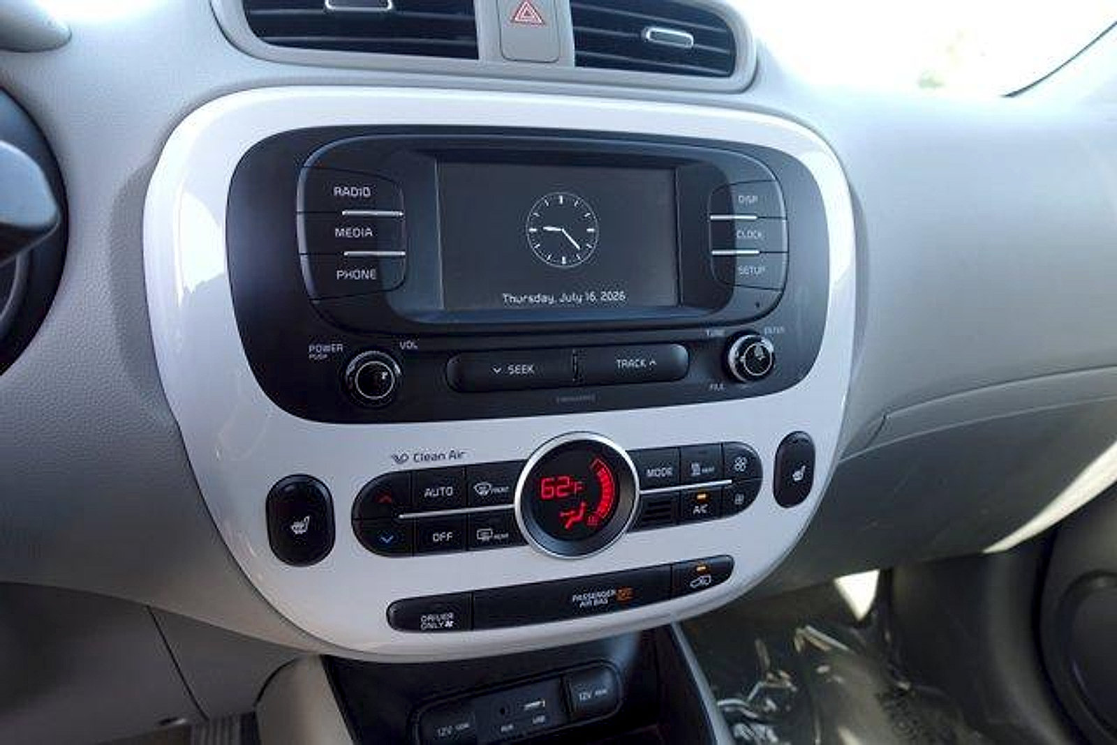 Used 2017 Kia Soul EV-e FWD image 18