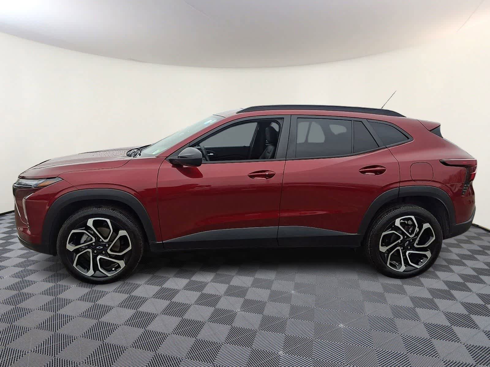 Used 2024 Chevrolet Trax RS w/ Sunroof Package image 8