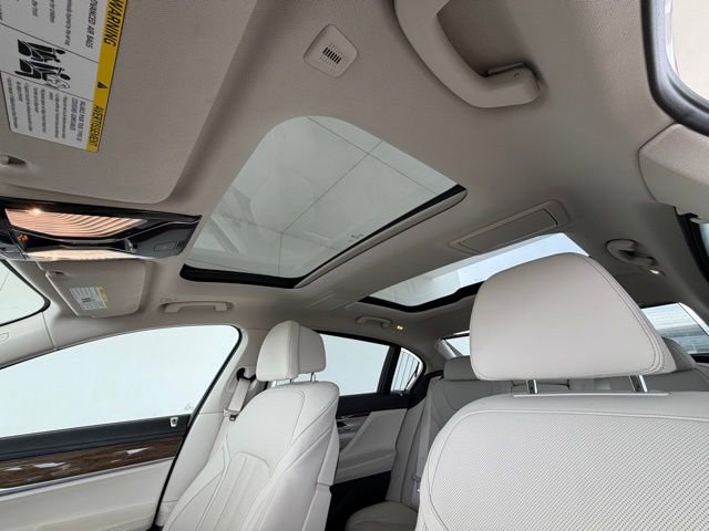 Used 2019 BMW 740i w/ Executive Package image 30