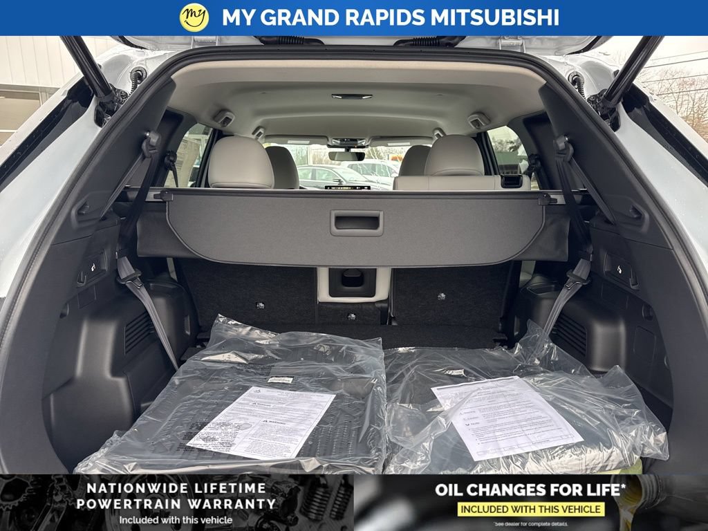 New 2026 Mitsubishi Outlander SE AWD/4WD image 12