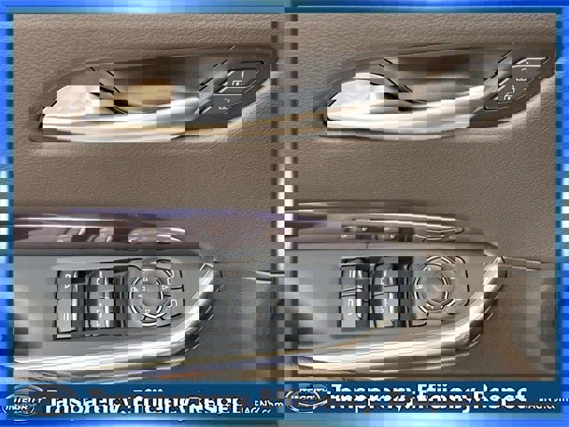 Used 2023 Cadillac XT4 Luxury w/ Cold Weather Package image 10