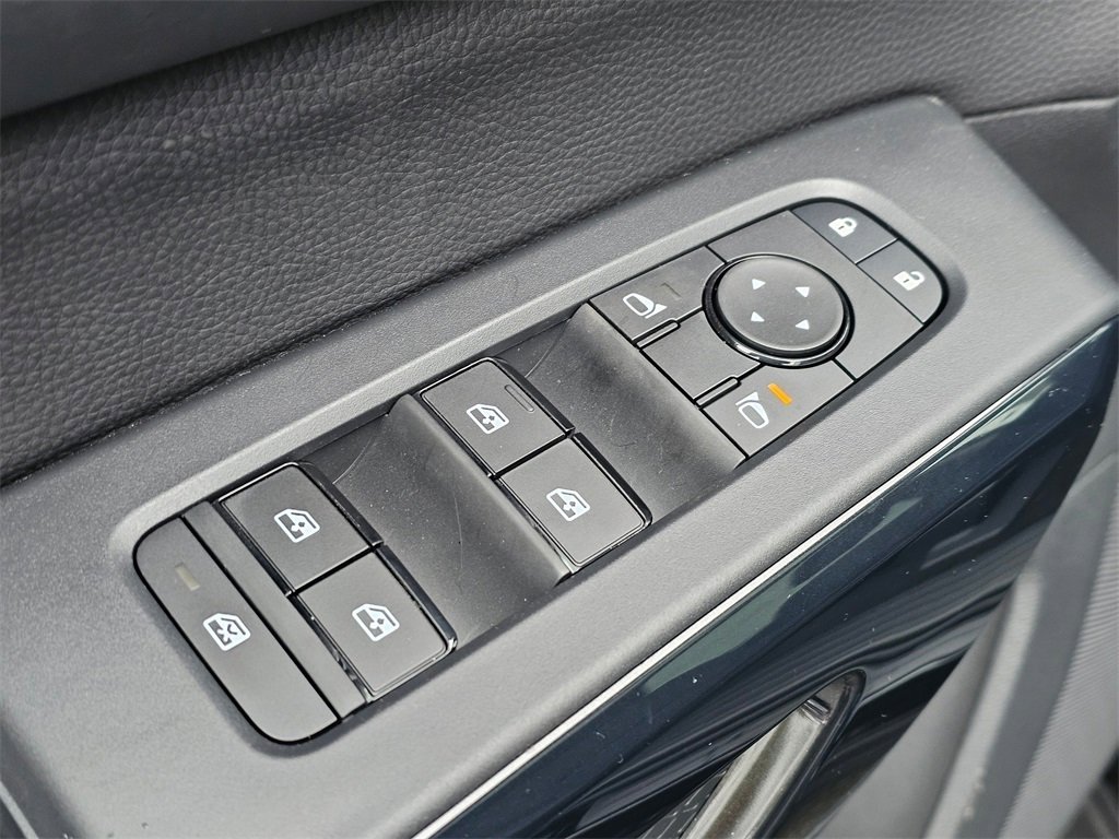 New 2025 Nissan Pathfinder SV w/ SV Premium Package image 34