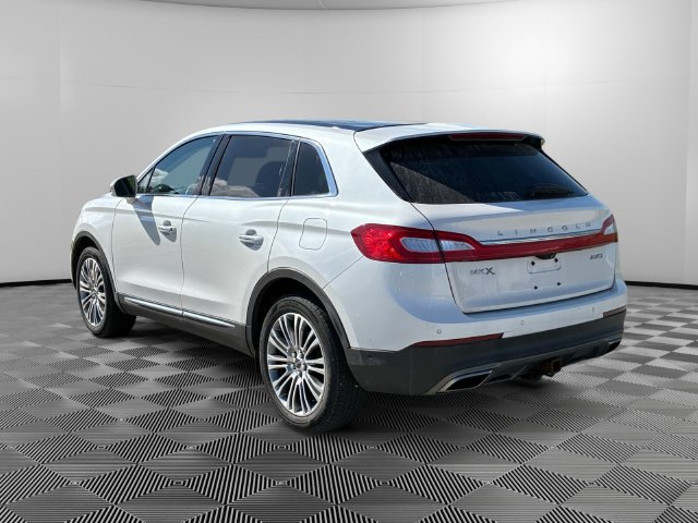 Used 2016 Lincoln MKX Reserve w/ Technology Package AWD/4WD image 3