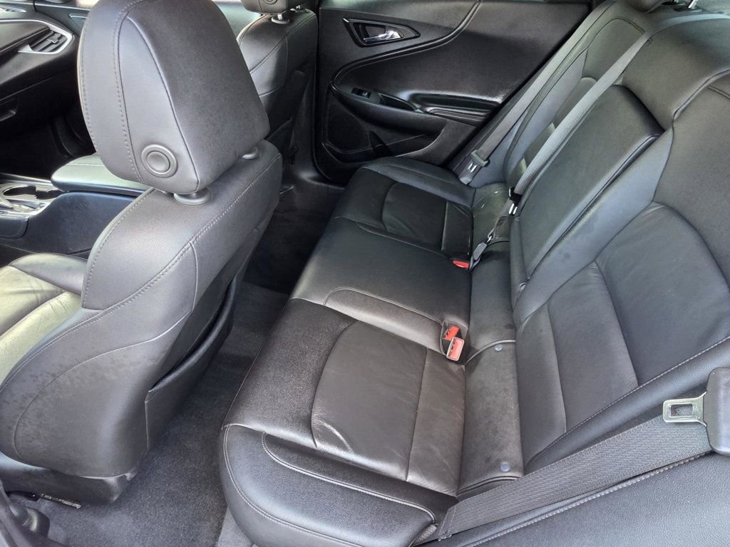 Used 2022 Chevrolet Malibu LT w/ Leather Package image 9