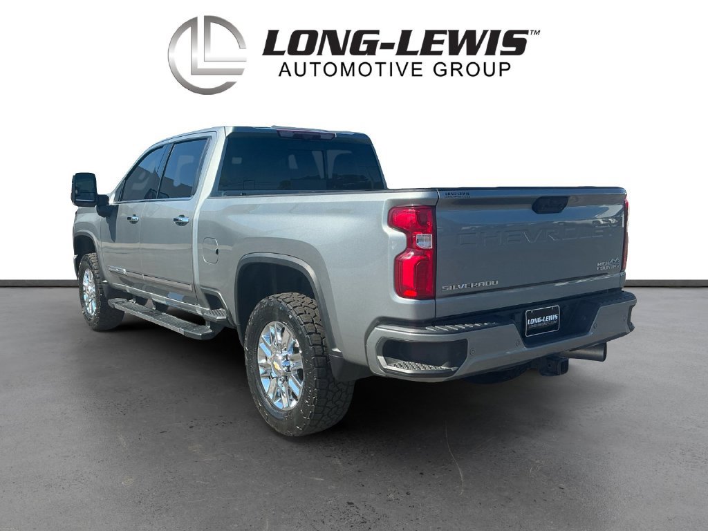 Used 2024 Chevrolet Silverado 2500 High Country w/ High Country Premium Package AWD/4WD image 4