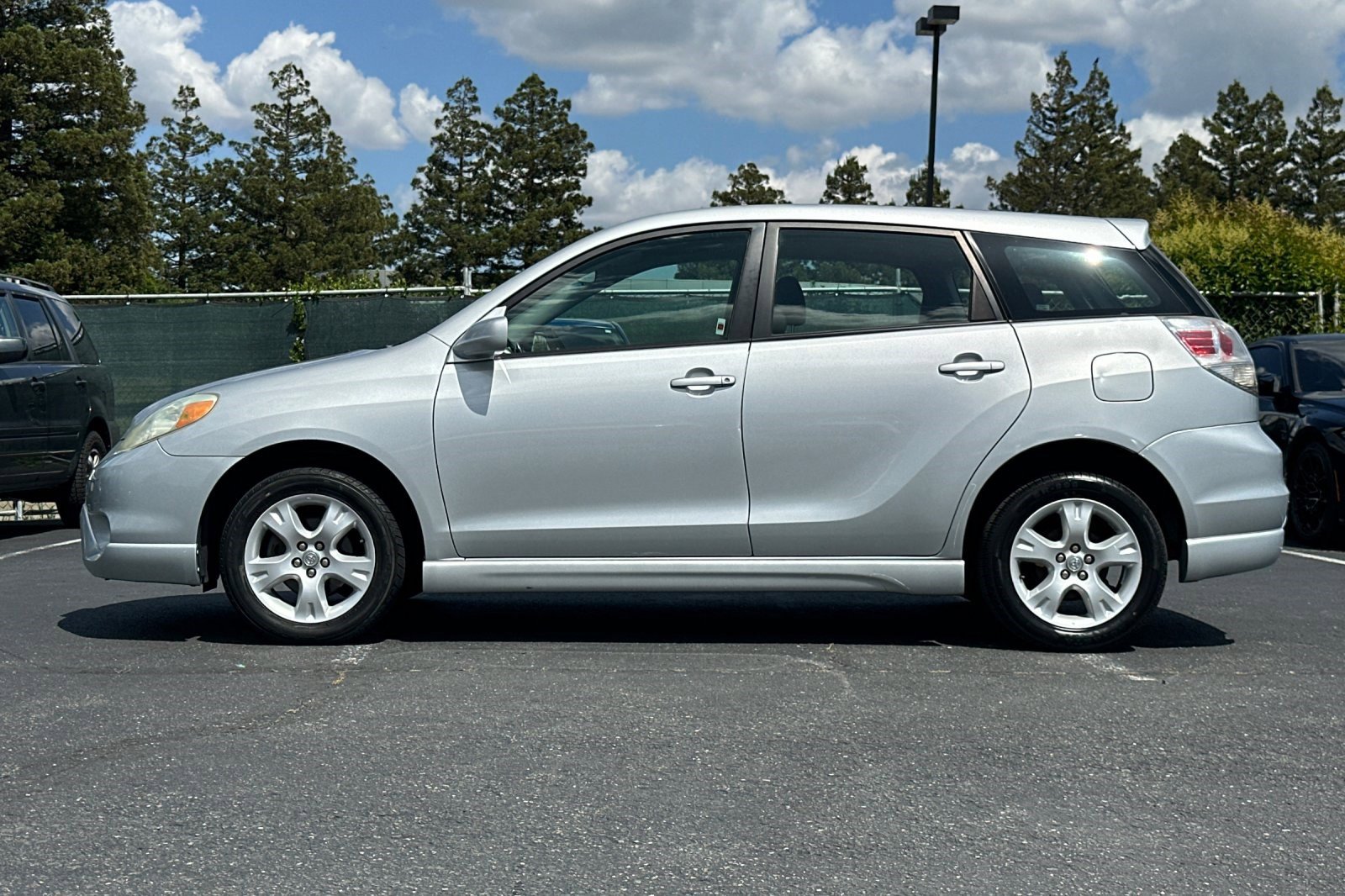 Used 2006 Toyota Matrix XR AWD/4WD image 2