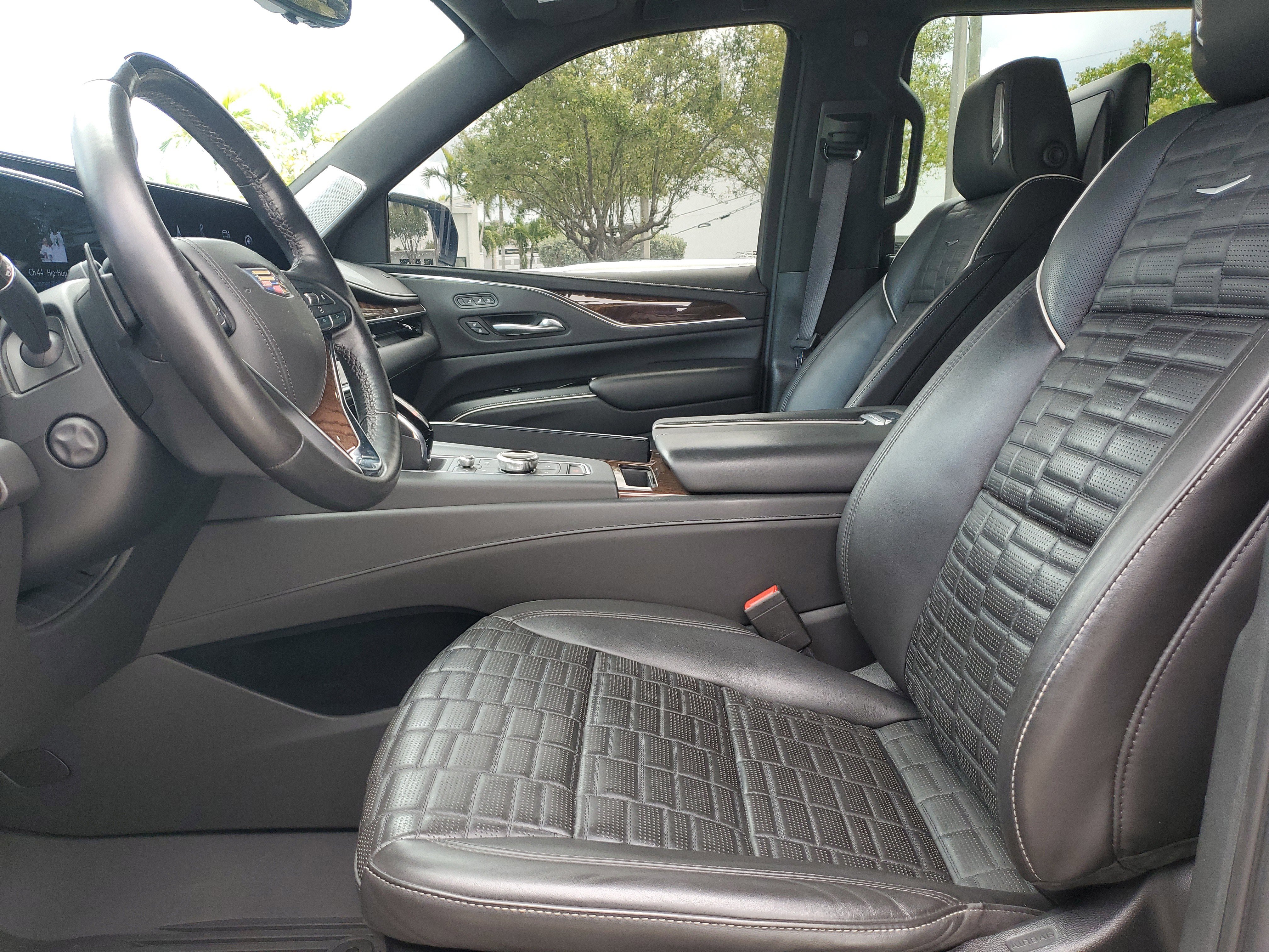 Used 2022 Cadillac Escalade ESV Sport Platinum w/ LPO, ONYX Package image 18