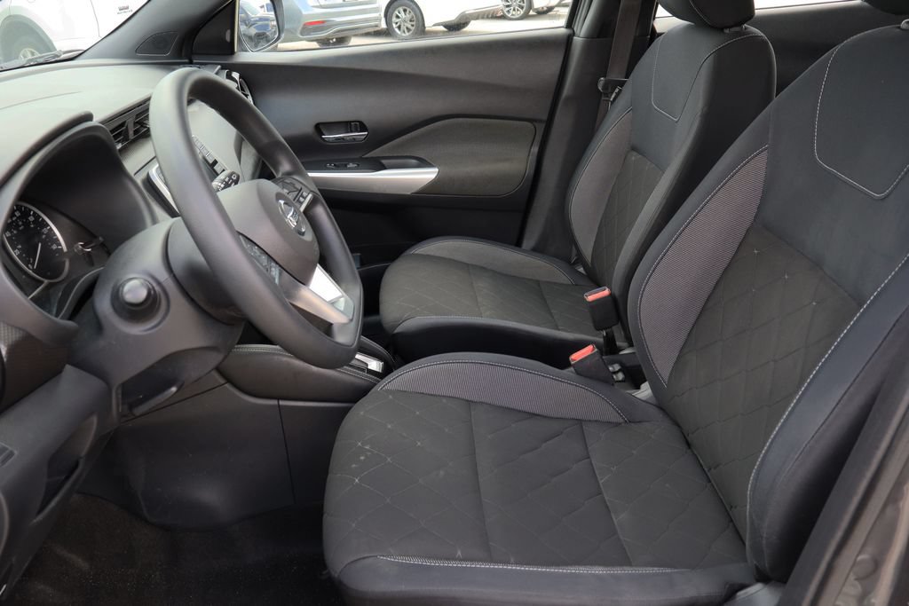 Used 2018 Nissan Kicks SV FWD image 21