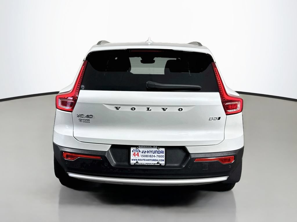 Used 2023 Volvo XC40 B5 Core w/ Convenience Package AWD/4WD image 7