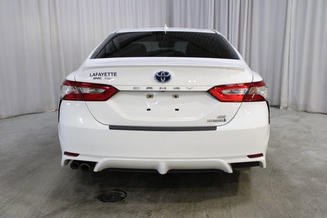 Used 2019 Toyota Camry SE w/ Sunroof Package image 30