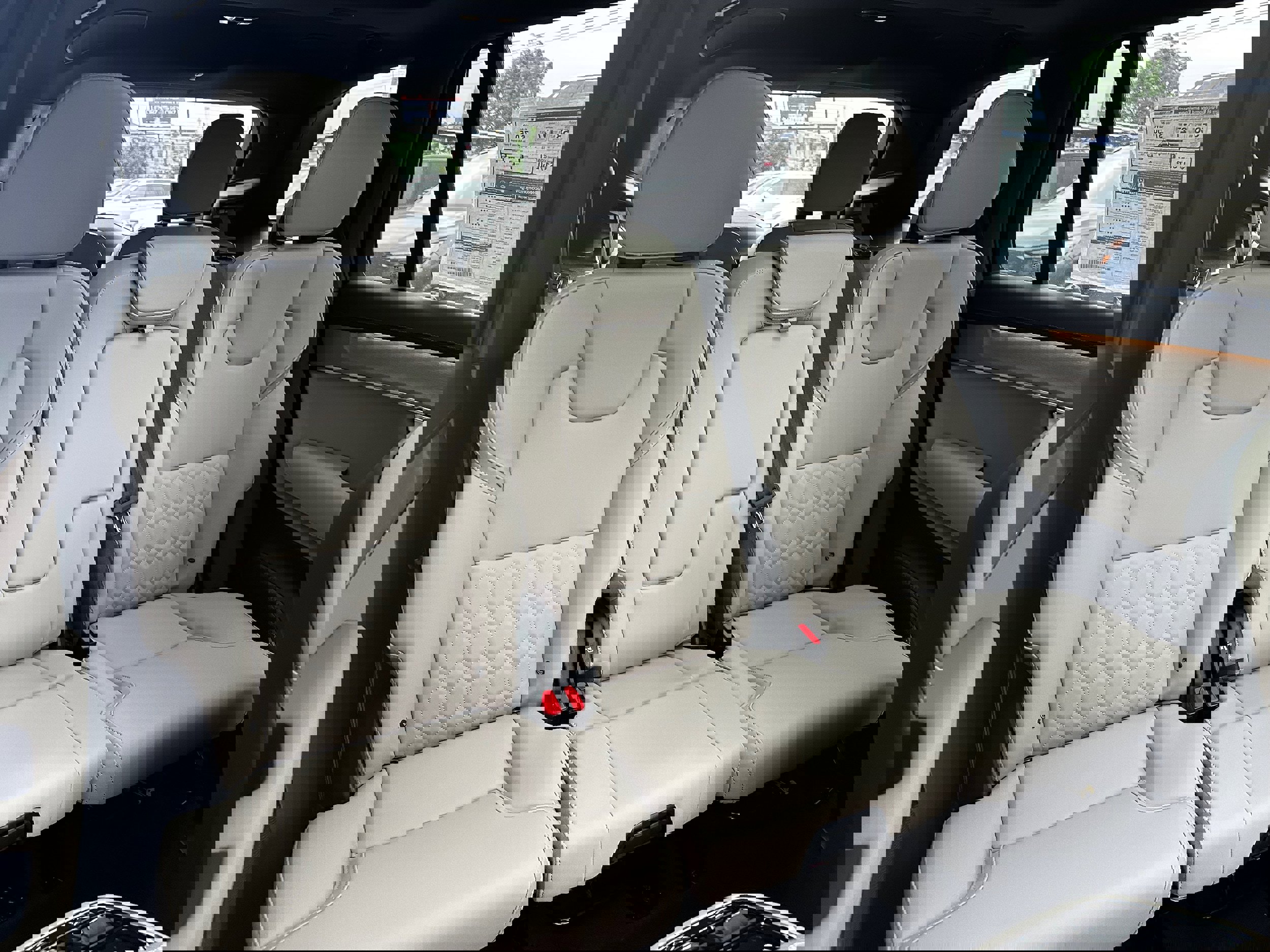 New 2025 Volvo XC90 T8 Plus w/ Protection Package Premier image 10