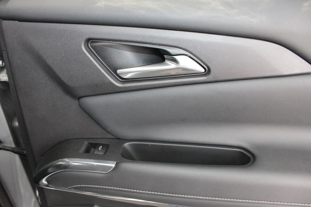 Used 2025 Chevrolet Traverse LT AWD/4WD image 52