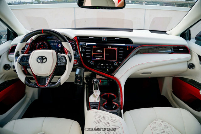 Used 2019 Toyota Camry XSE image 31