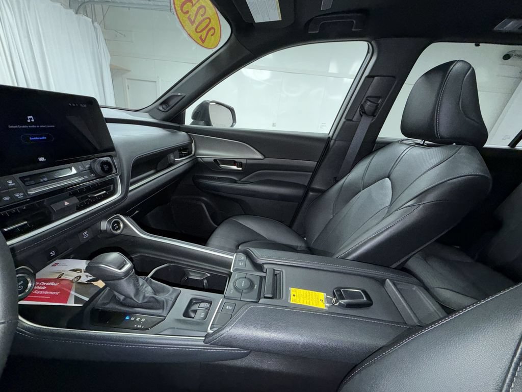 Certified 2025 Toyota Grand Highlander AWD Hybrid image 9