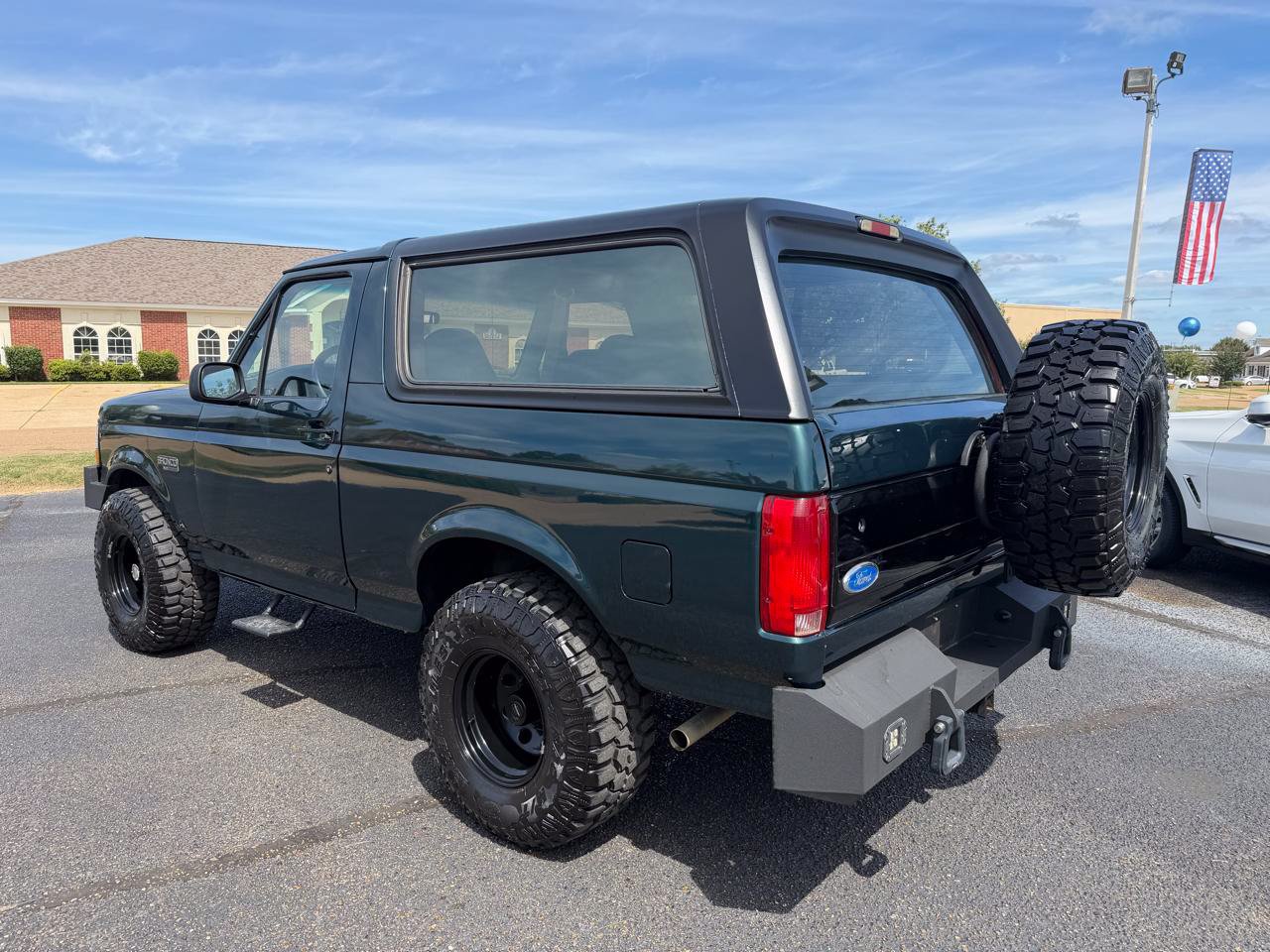 Used 1993 Ford Bronco XLT AWD/4WD image 4