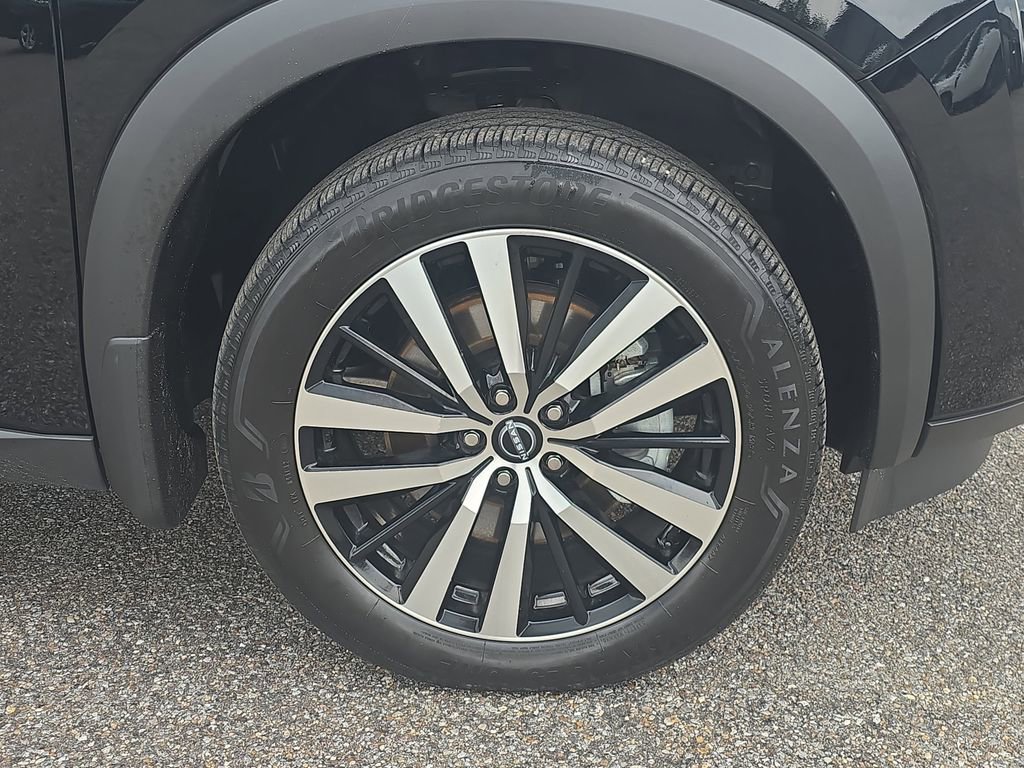 Used 2025 Nissan Pathfinder Platinum w/ Cargo Package FWD image 5
