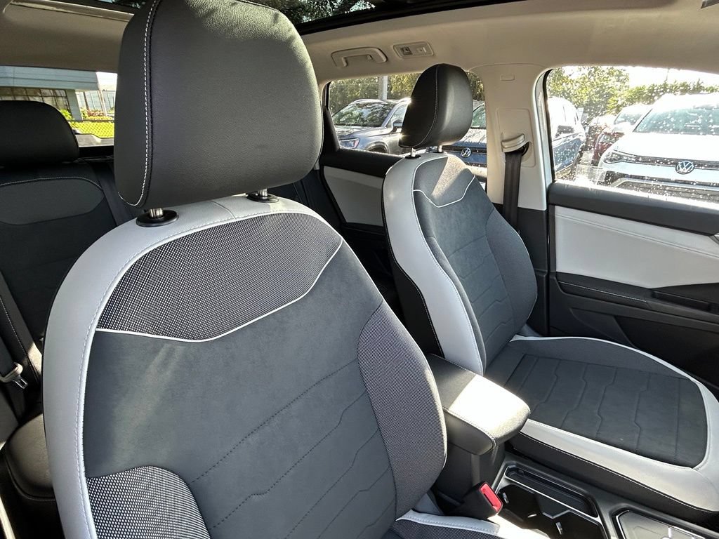 New 2026 Volkswagen Taos SE FWD image 35