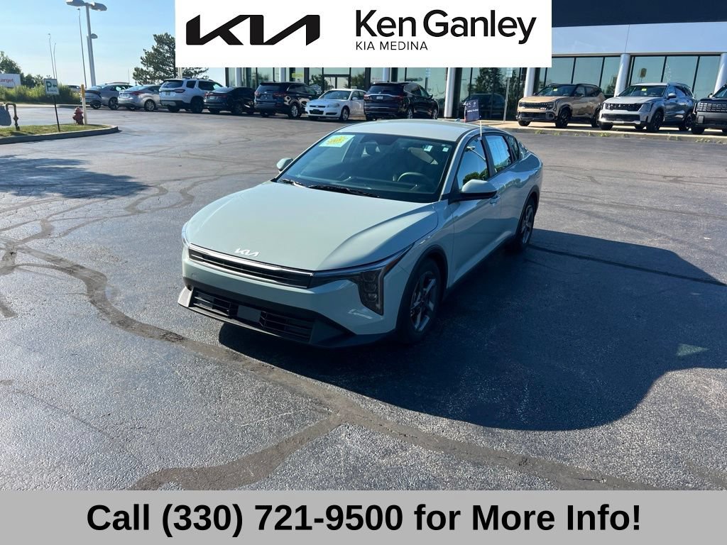 Certified 2025 Kia K4 FWD image 3