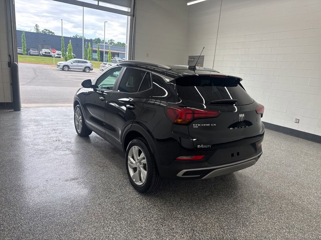 Used 2025 Buick Encore GX Preferred w/ Comfort Package AWD/4WD image 3