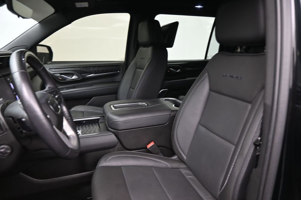 Used 2023 GMC Yukon XL Denali w/ Denali Reserve Package AWD/4WD image 19