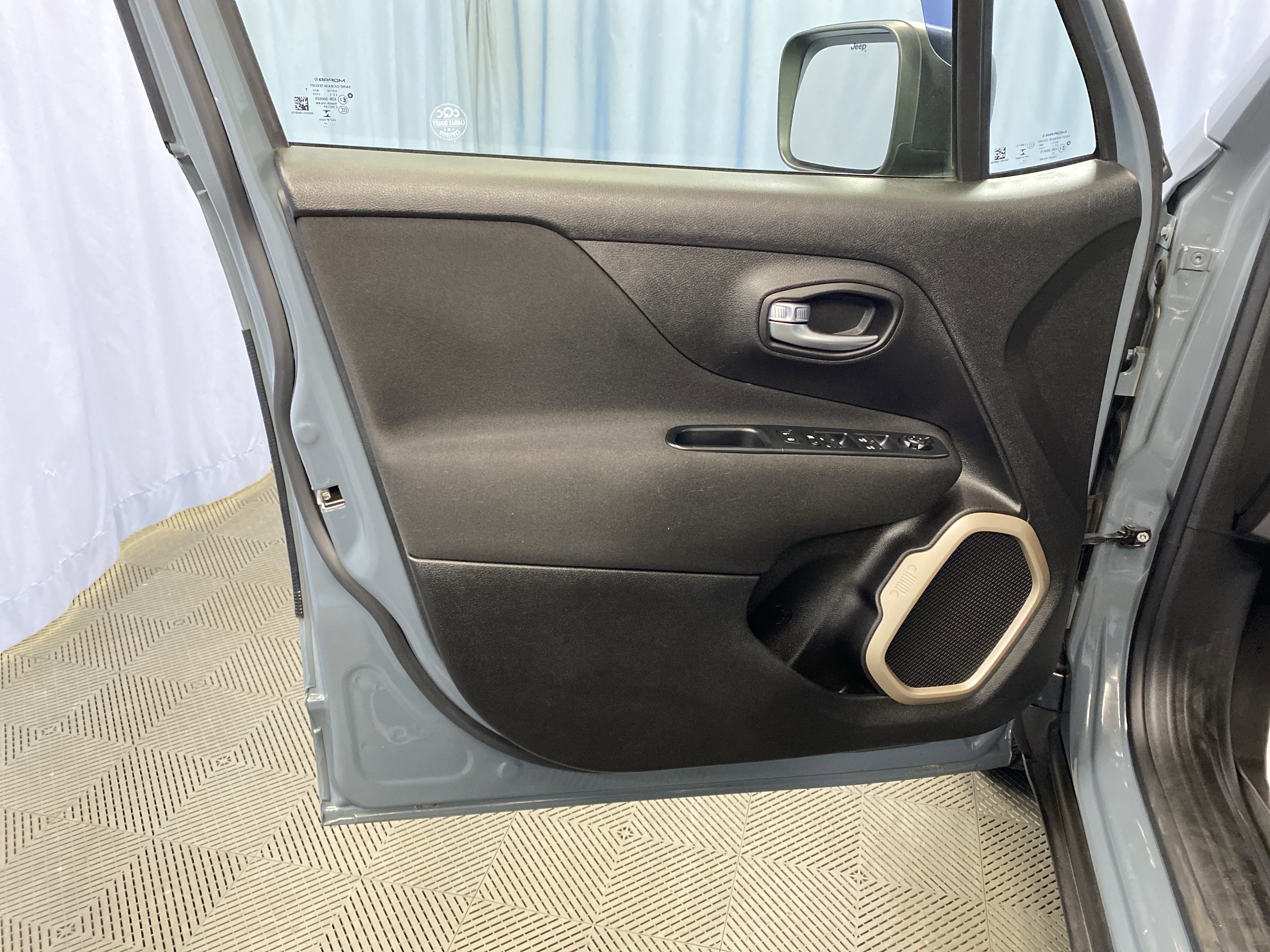 Certified 2017 Jeep Renegade Sport w/ Power & Air Group image 11