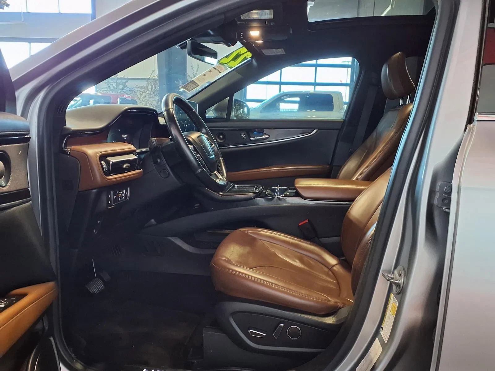 Used 2022 Lincoln Nautilus Reserve image 19