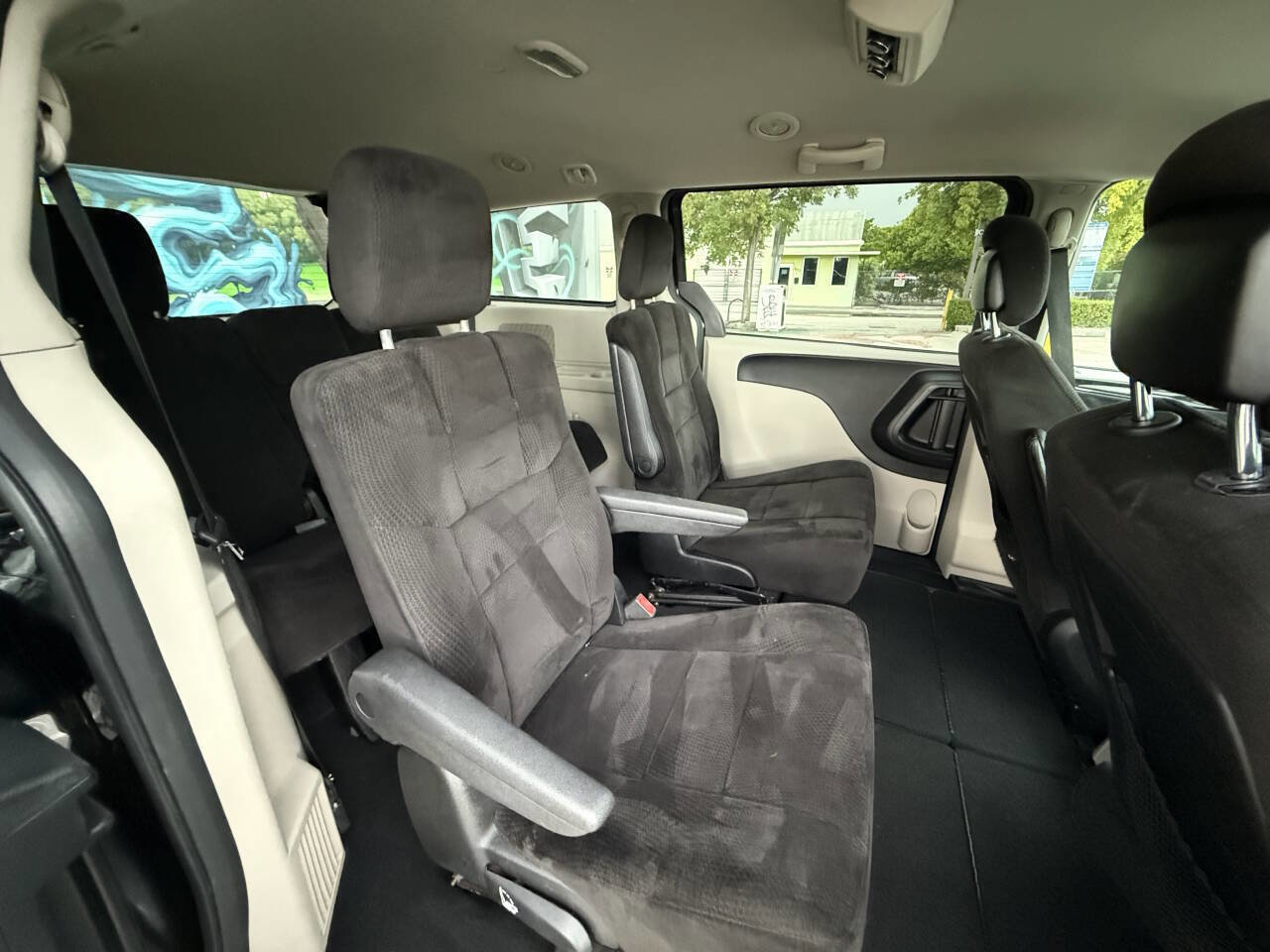 Used 2013 Dodge Grand Caravan SE image 17