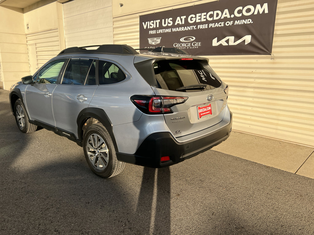 Used 2024 Subaru Outback Premium image 6