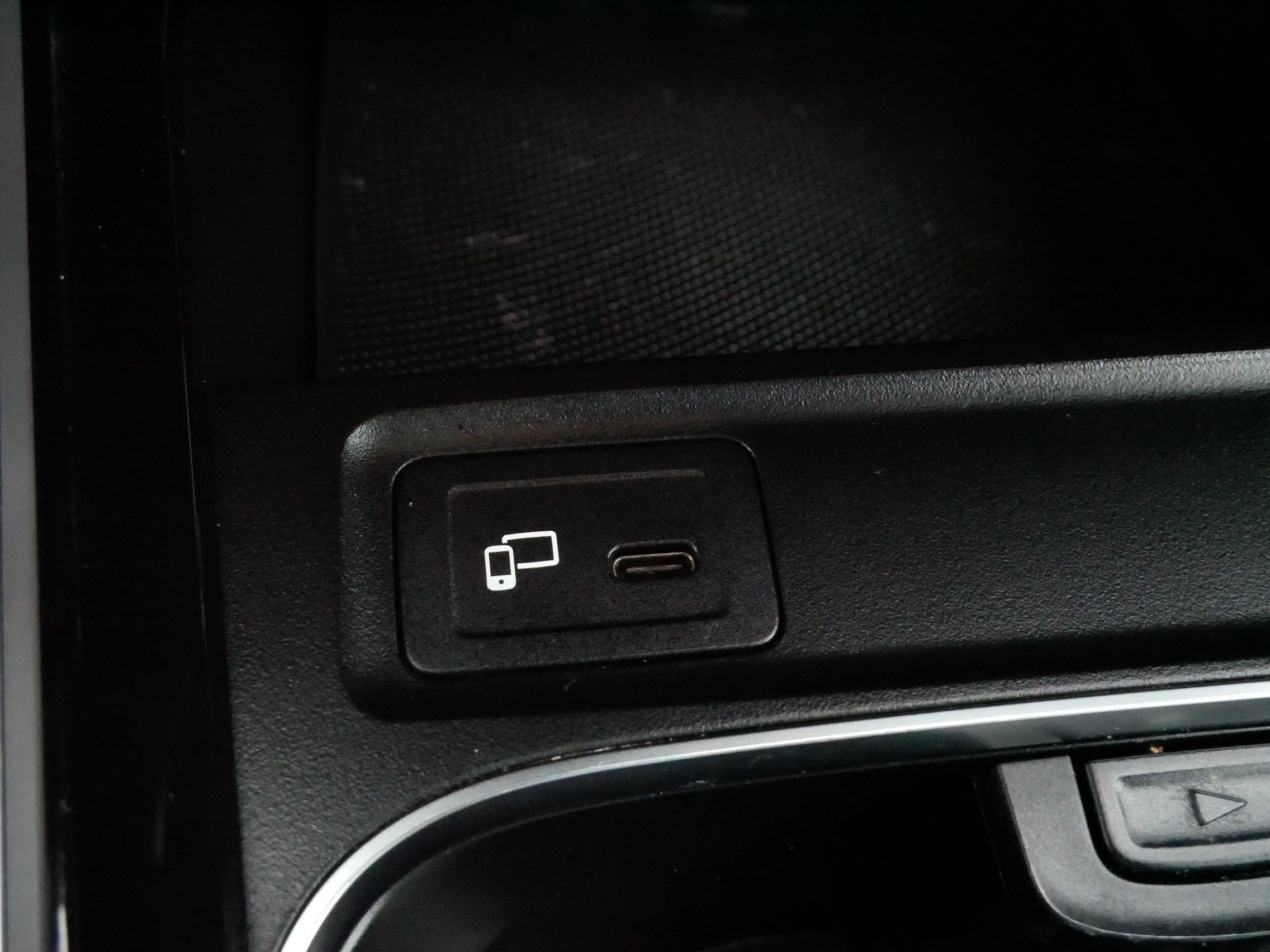 Used 2021 Mercedes-Benz GLB 250 4MATIC image 28