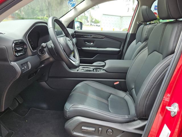 Certified 2025 Honda Pilot Touring image 10