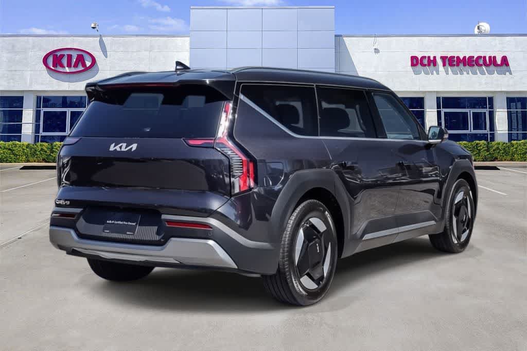 Certified 2024 Kia EV9 Wind AWD/4WD image 4