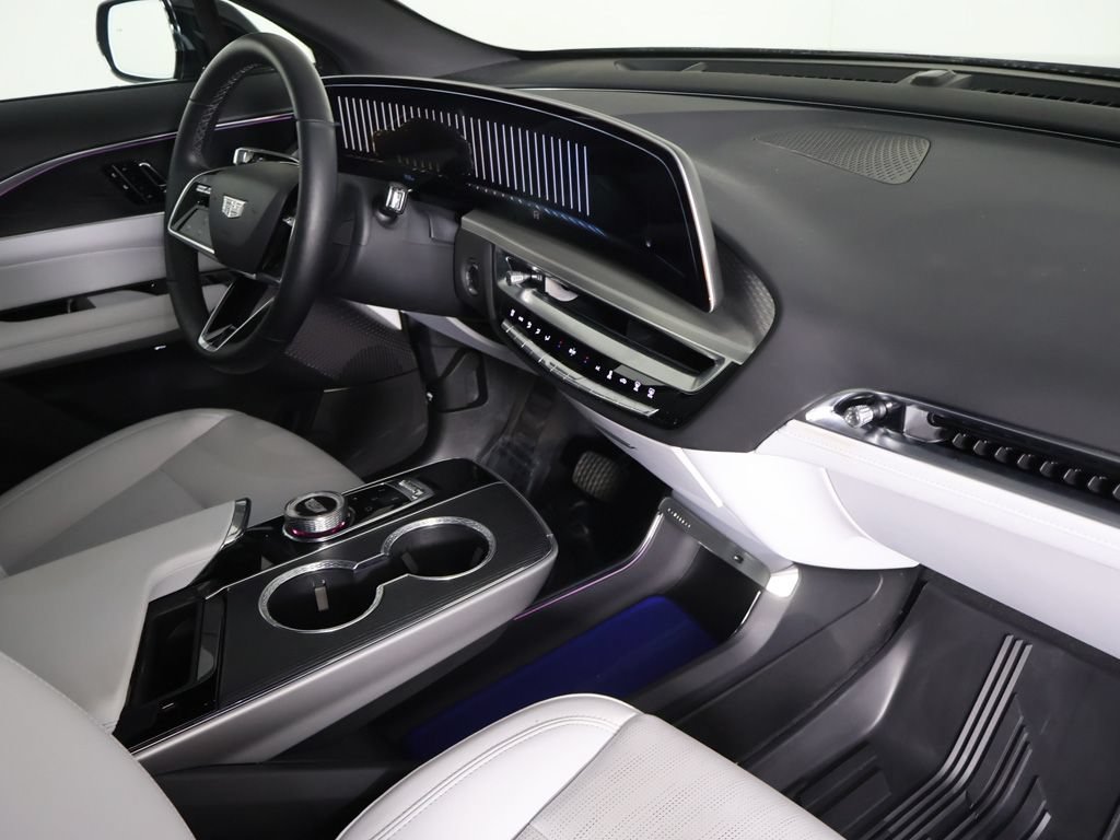 Used 2025 Cadillac Lyriq Luxury RWD image 31