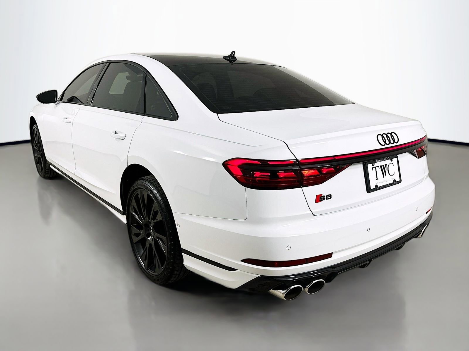 Used 2025 Audi S8 AWD/4WD image 7