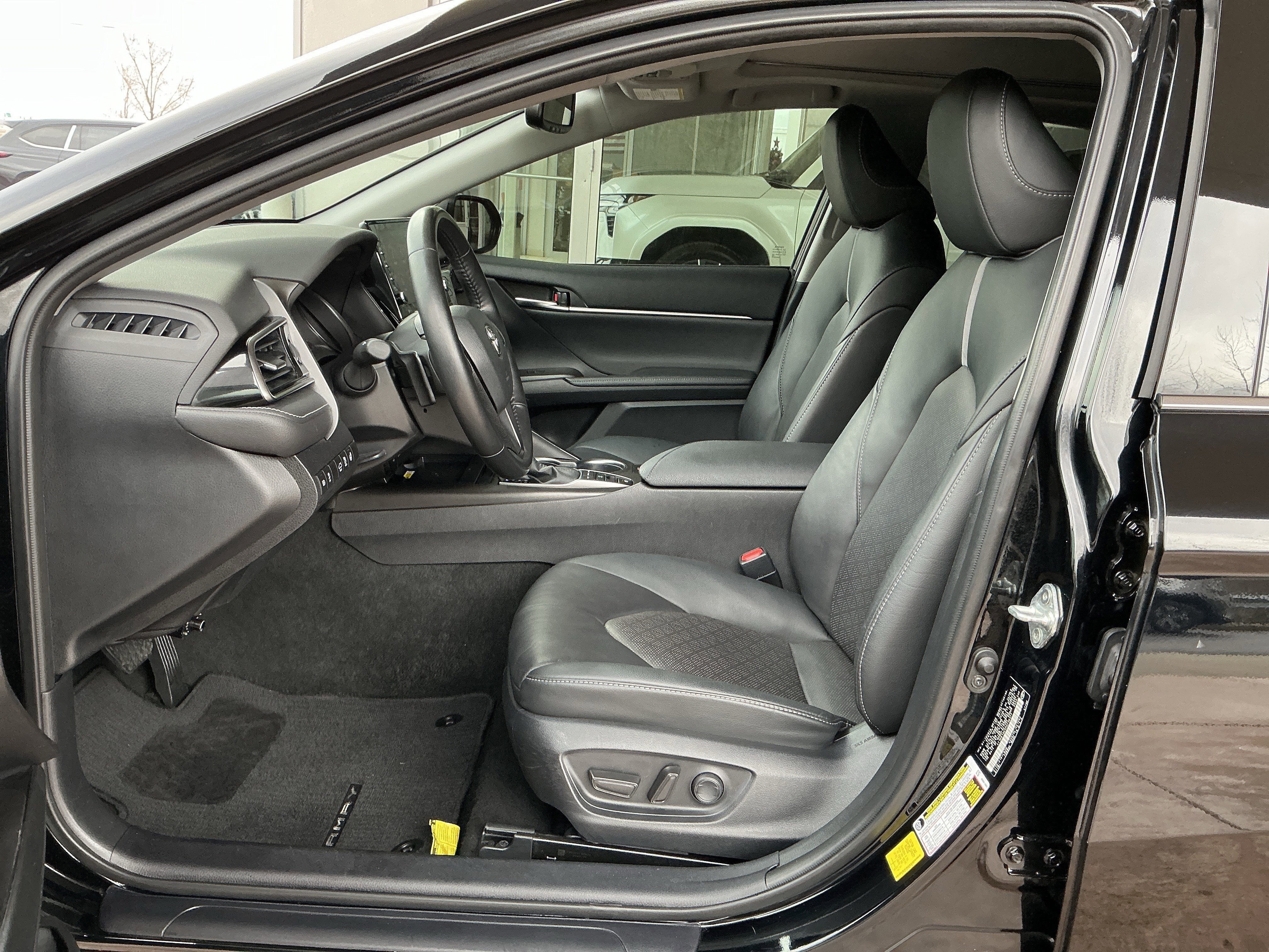 Used 2023 Toyota Camry XSE image 7