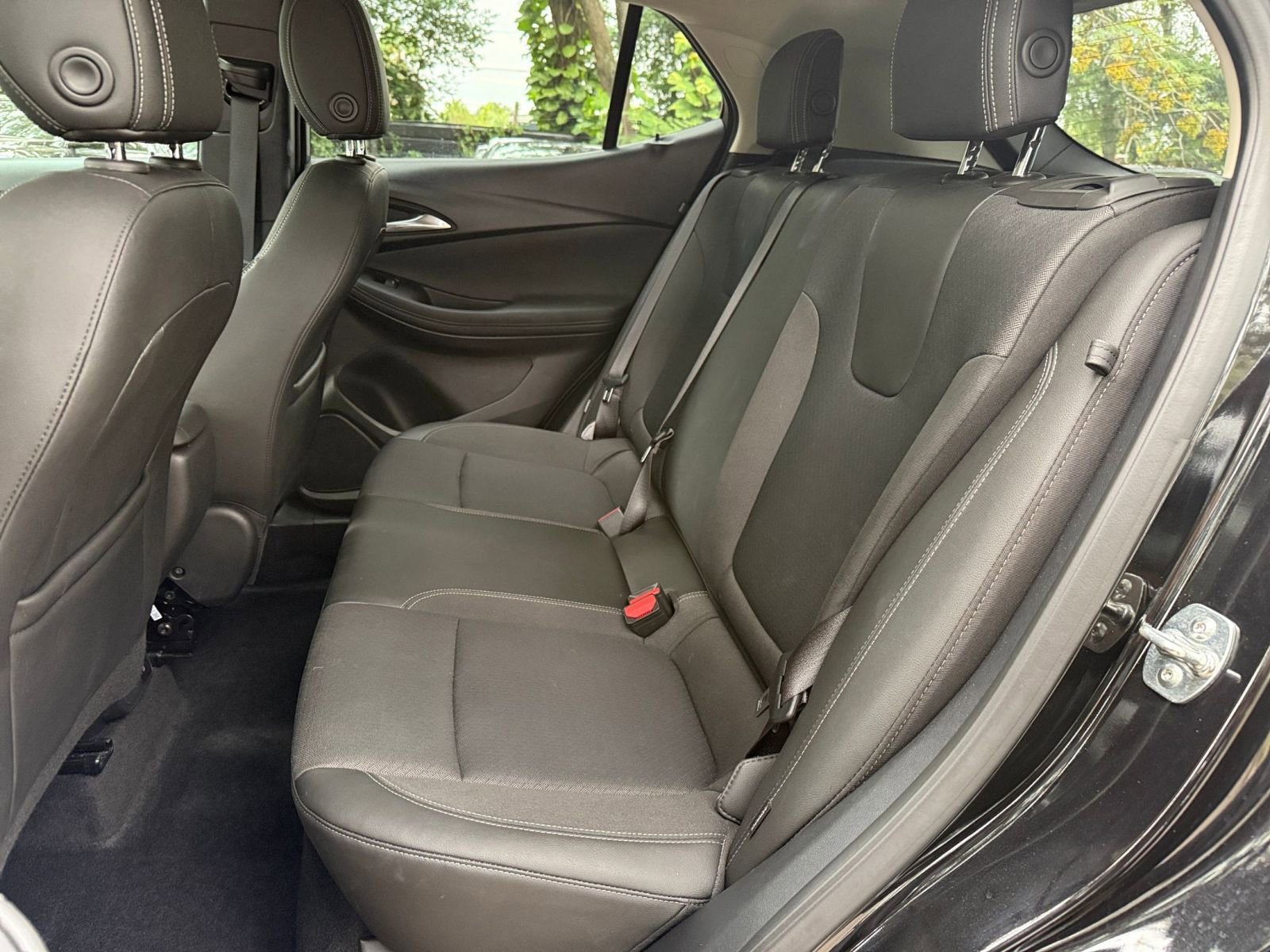 Used 2025 Buick Encore GX Preferred image 33