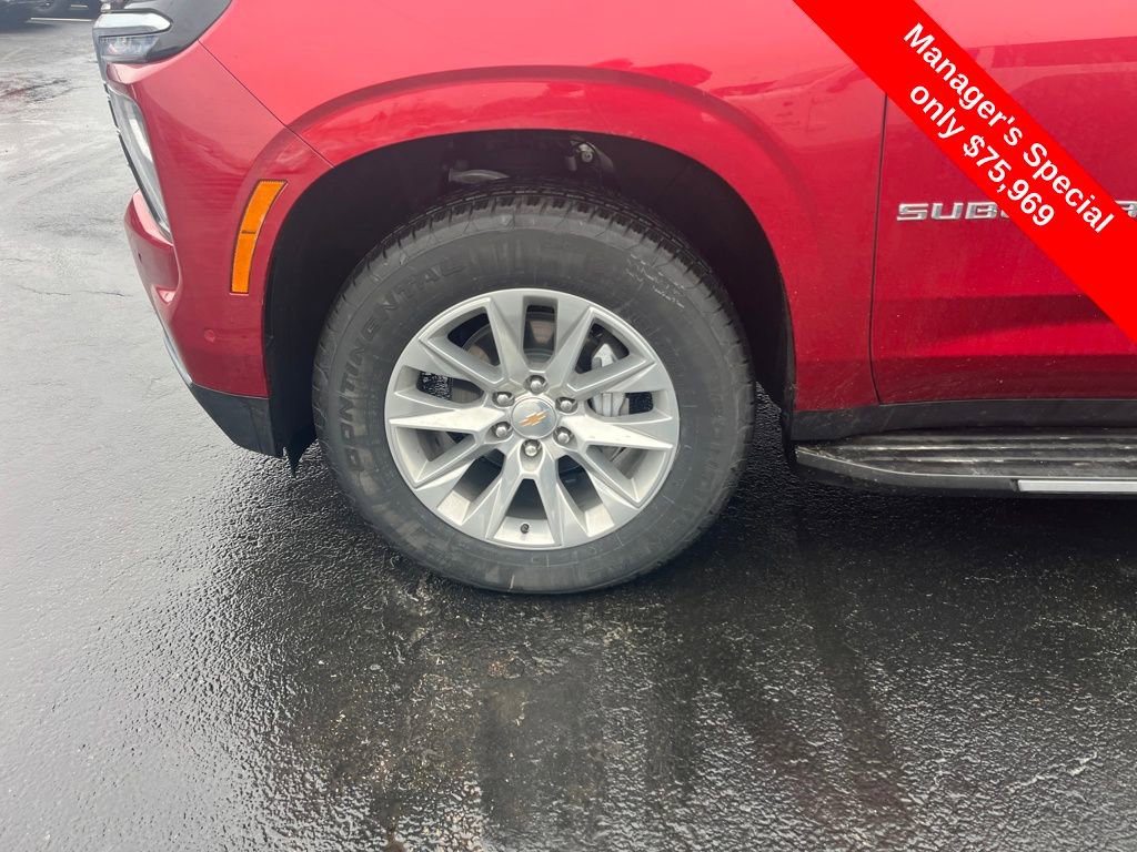 Used 2025 Chevrolet Suburban Premier image 18