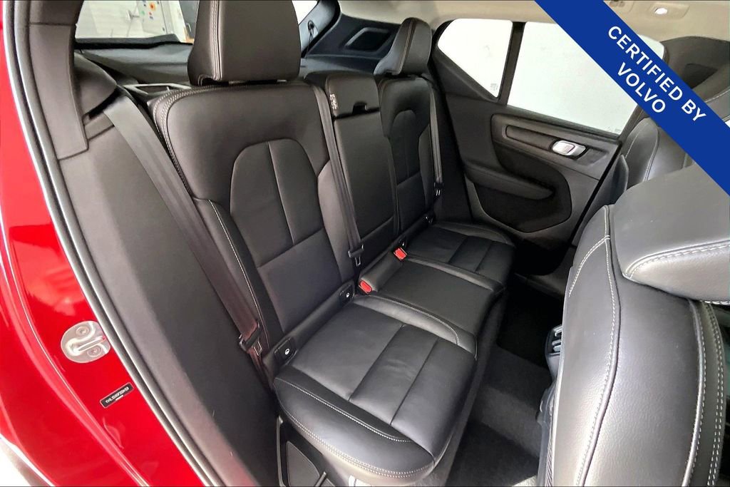 Certified 2023 Volvo XC40 B5 Ultimate w/ Protection Package Premier image 36