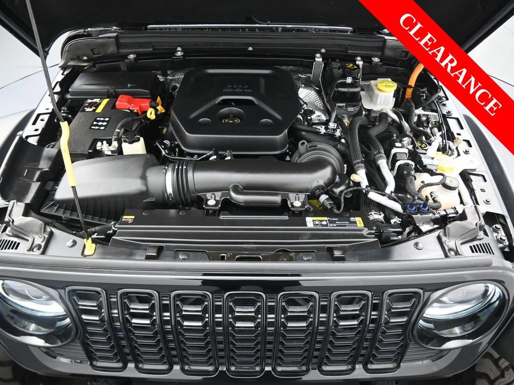 Used 2024 Jeep Wrangler Unlimited image 13