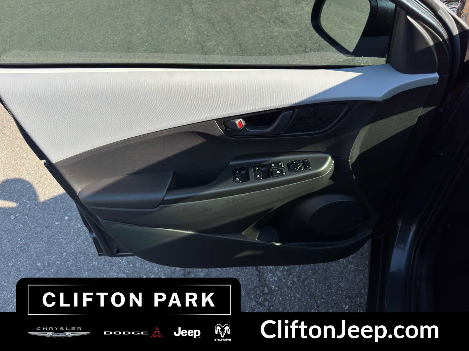 Used 2020 Hyundai Kona SEL Plus image 9