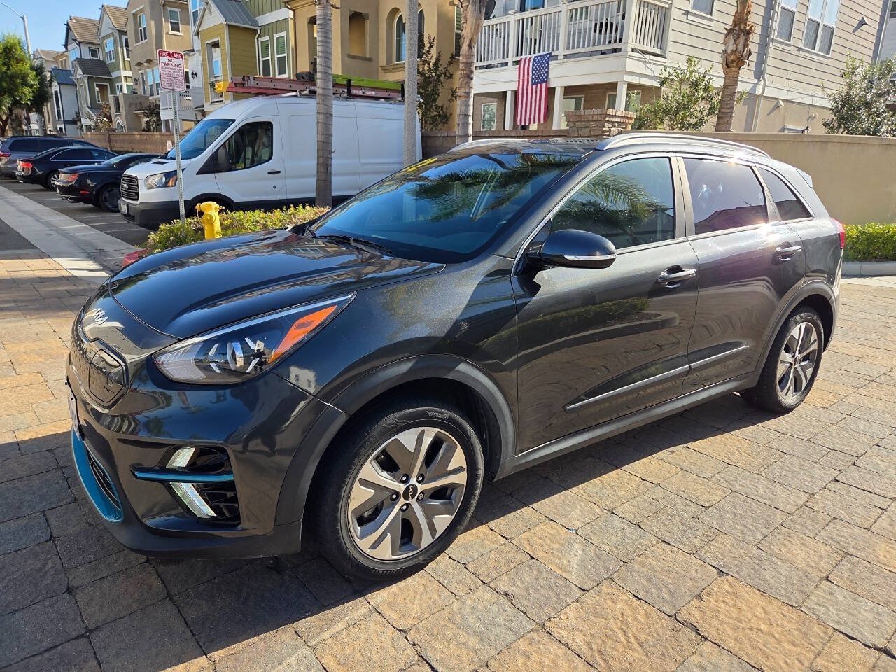 Used 2022 Kia Niro EX Premium FWD image 5